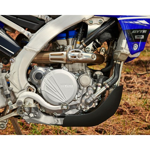 Rearward slanted engine